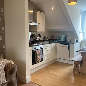 Upper 2 Bedroom In The Heart Of Jesmond Newcastle upon Tyne